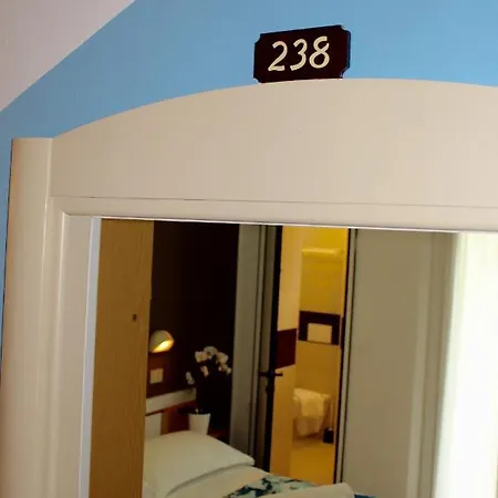 Hotel Adria Mare Beach 3* Rímini